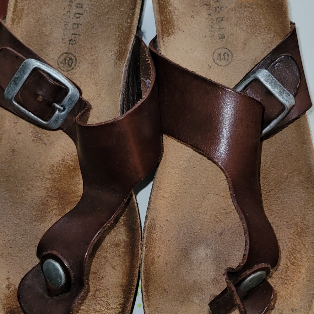 Lola Sabbia for Eric Michael leather sandals